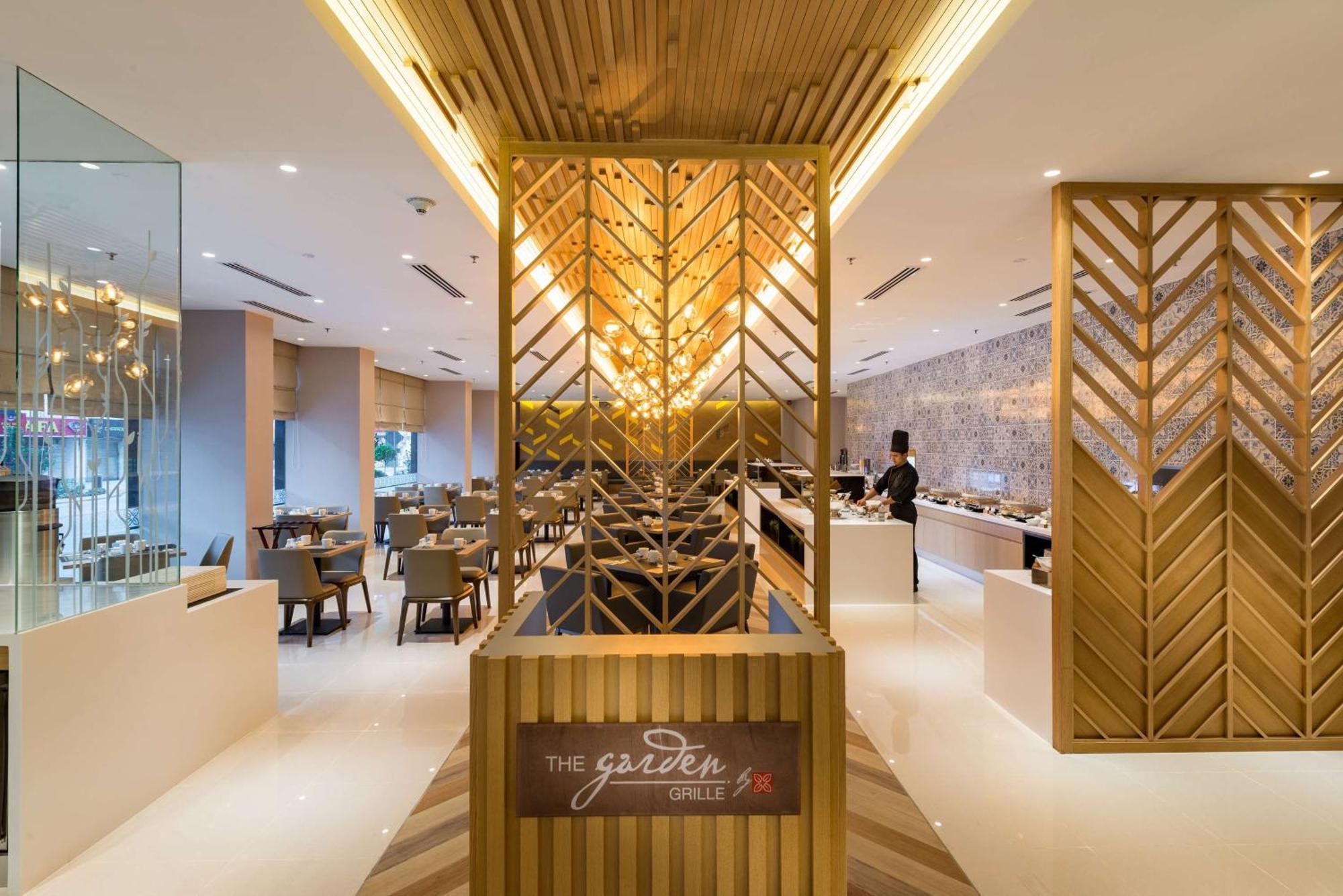 Hilton Garden - North Hotel